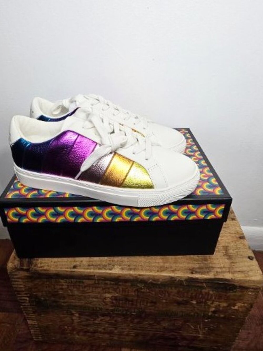 Kurt Geiger $150 Lane Metallic Rainbow Stripe Lace Up Sneakers Sz 7 NIB!